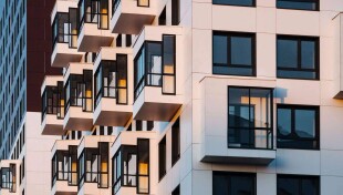 Рынок жилья еще не достиг дна. Кризис грянет в 2024-2025 годах