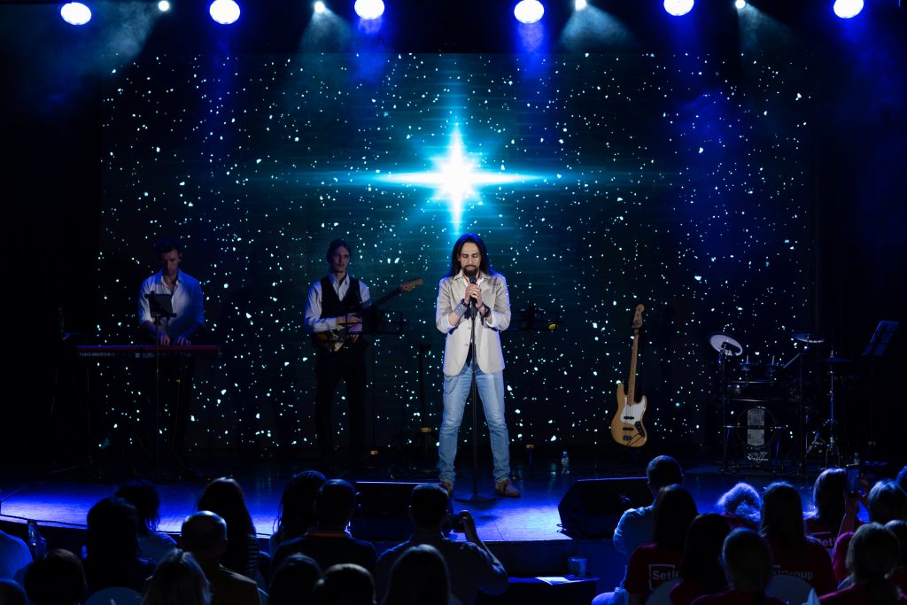 Гала-концерт финалистов конкурса «Нам песня строить и жить помогает»